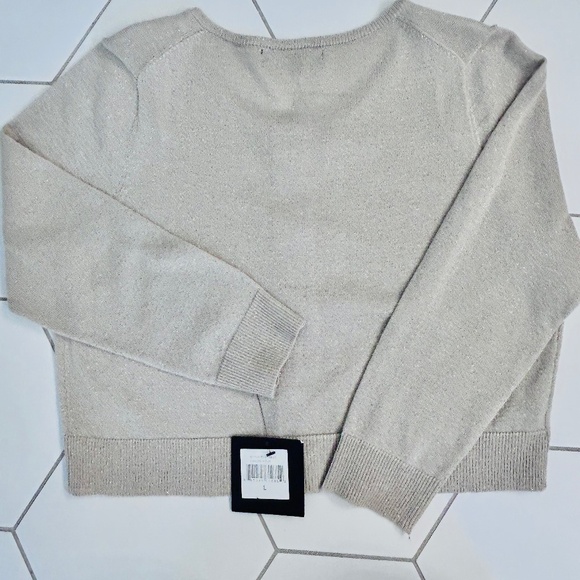 Light Gold Ellen Tracy Cropped Sweater with Metallic Flecks, Size L, NWT - Picture 3 of 3
